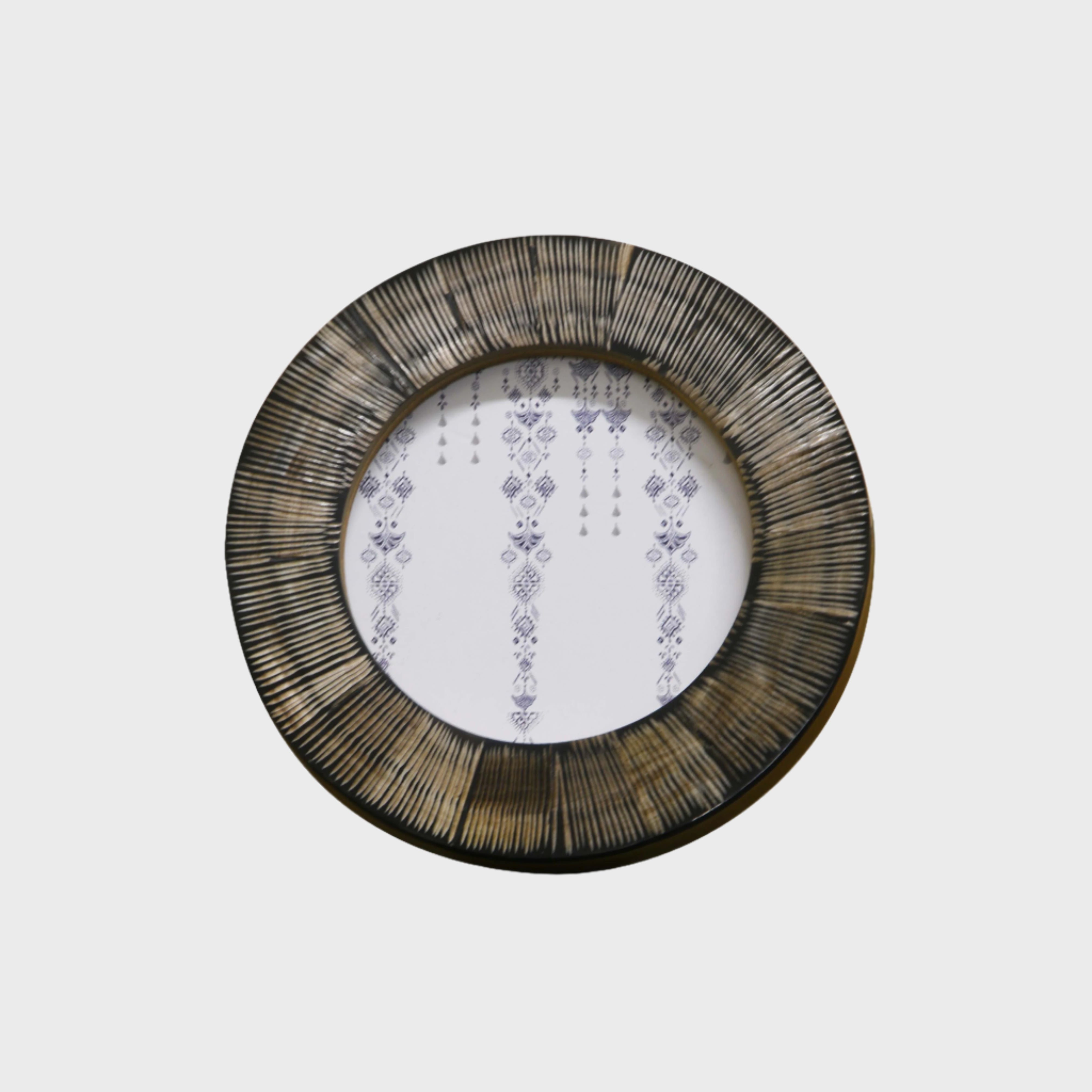 Round Shagreen Horn Frame