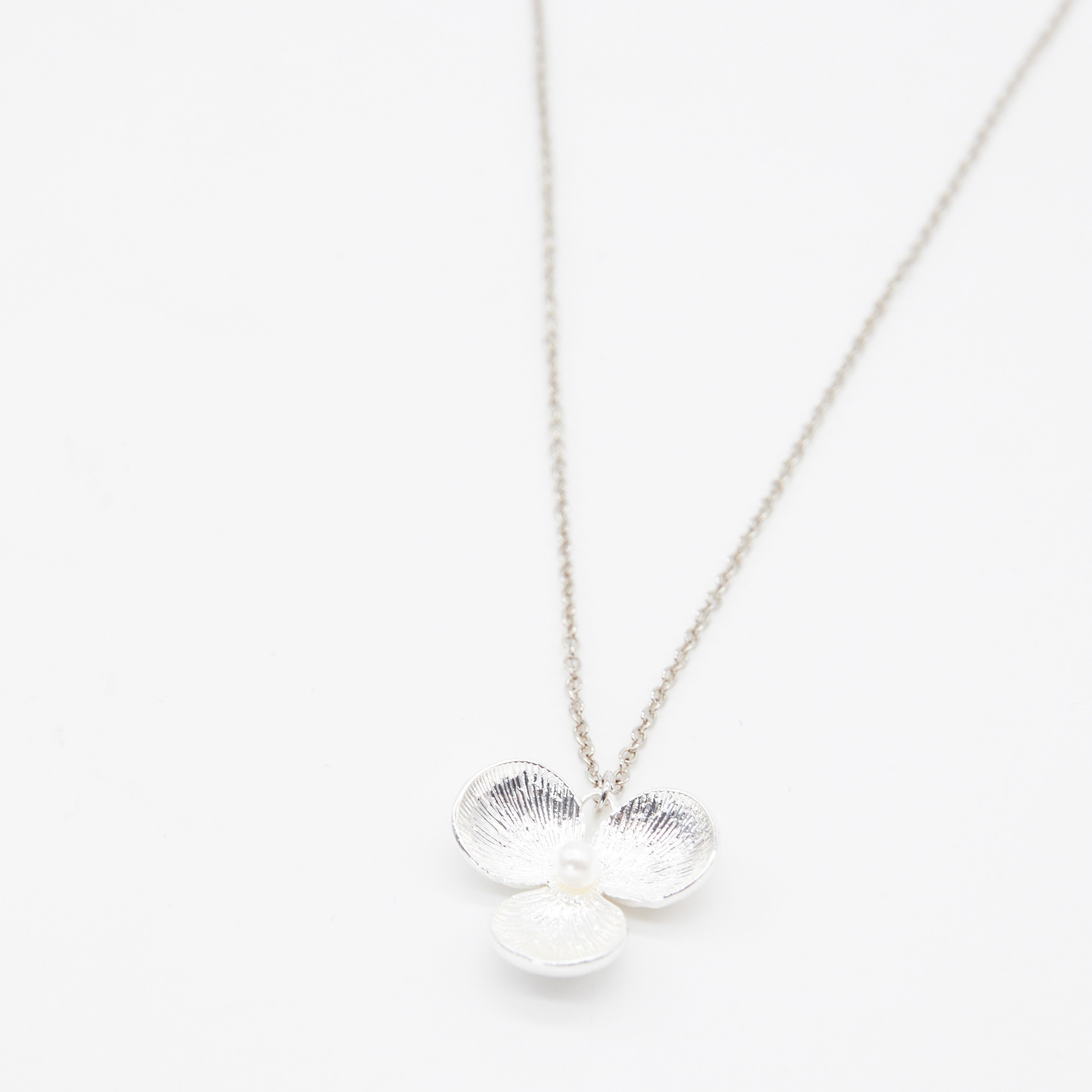 Pearl Centre Hydrangea Necklace